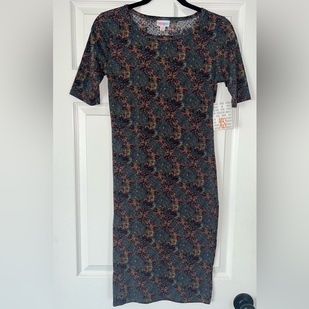 Beautiful Floral Midi Fitted Dress